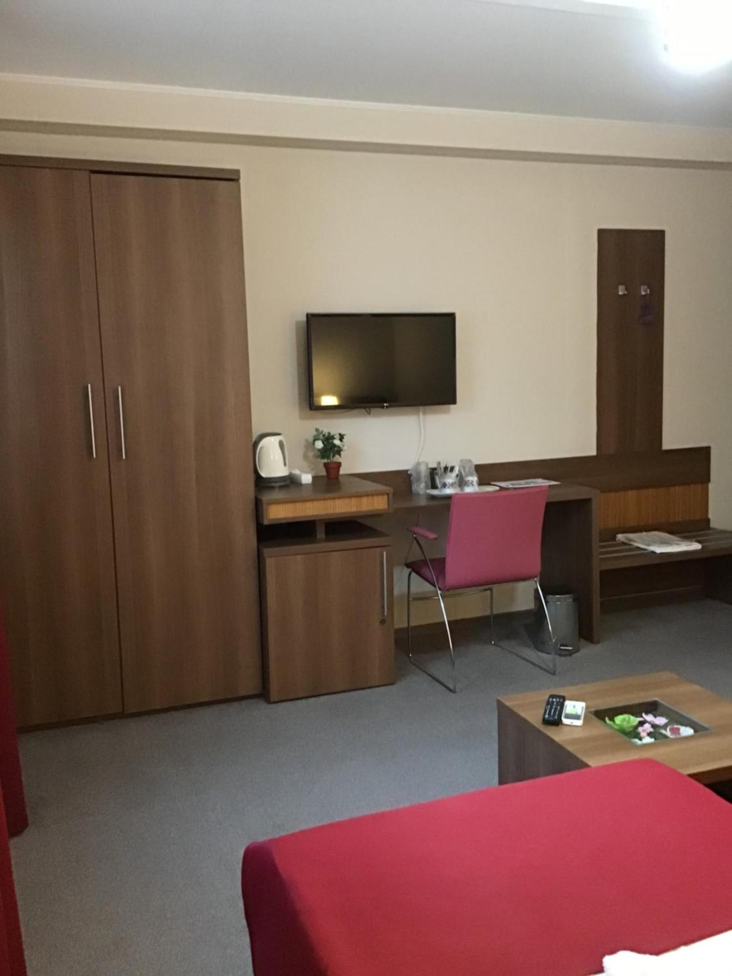 Rora Rose Hotel Bukarest Kültér fotó