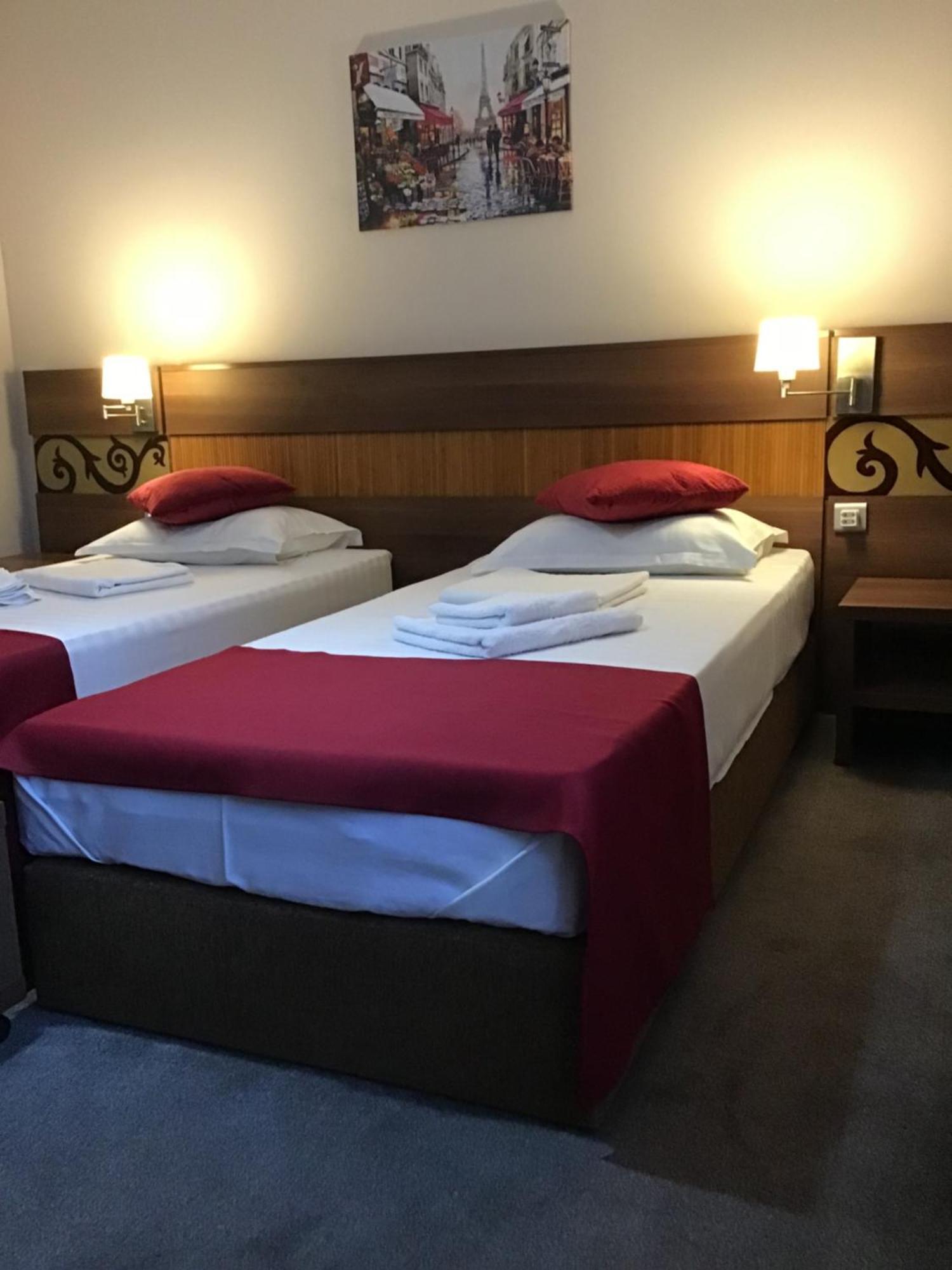 Rora Rose Hotel Bukarest Kültér fotó