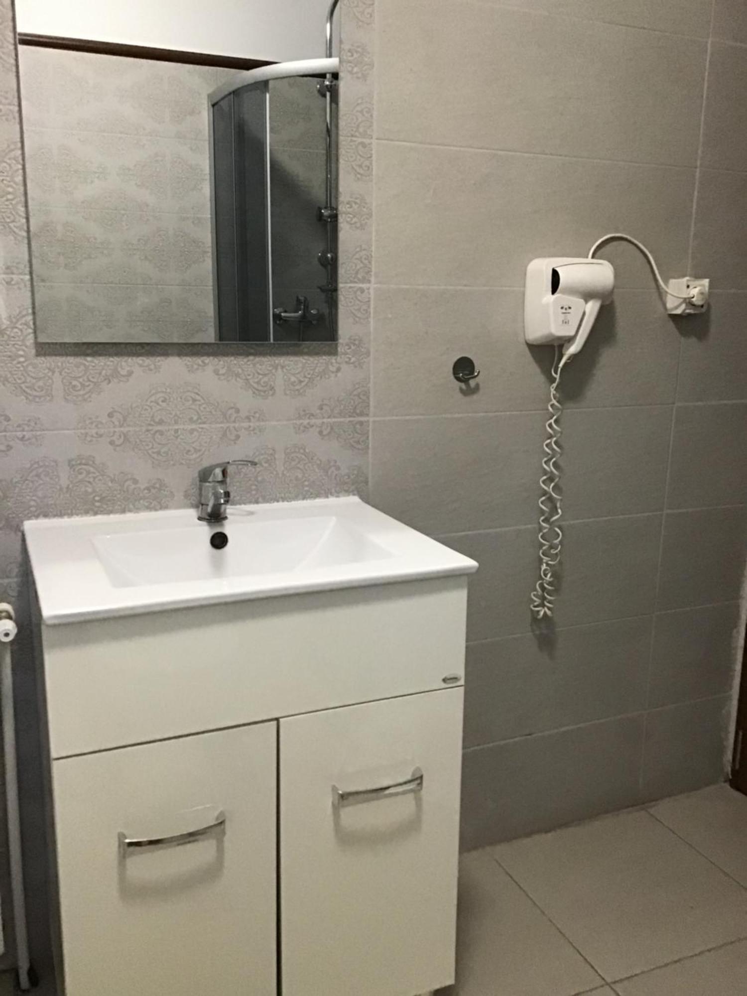 Rora Rose Hotel Bukarest Kültér fotó